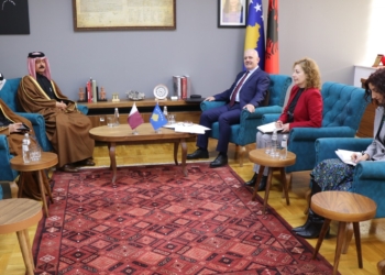 Sveçla takohet me ambasadorin e Katarit, flasin për situatën e sigurisë në vend