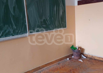 Greva e punëtorëve teknikë, mbeturina të shumta shihen në dy shkolla në Prishtinë