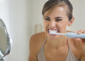 Çfarë ndodh nëse nuk i lani dhëmbët vetëm për një ditë?