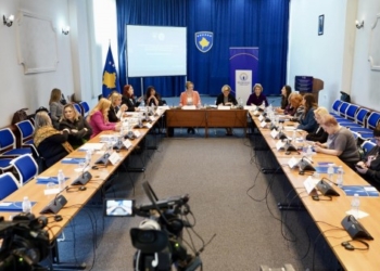 Gratë diskutojnë për sfidat e tyre në udhëheqje: Shoqëria ka nevojë për barazi