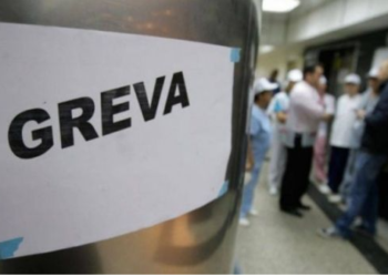 Nis greva e mbi 250 punëtorëve teknik e të sigurimit në UP