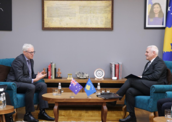 Sveçla pranoi urime nga ambasadori i Australisë në Kosovë, në 16 vjetorin e pavarësisë