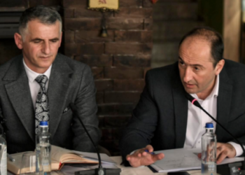 Ministri Liburn Aliu dhe zëvendësi i tij Hysen Durmishi thërrasin konferencë për medie