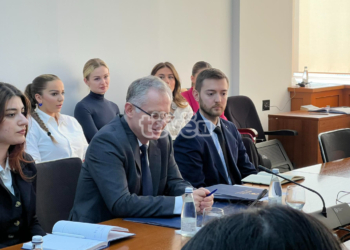 Bislimi raporton për Dialogun Kosovë-Serbi në Kuvend me dyer të mbyllura