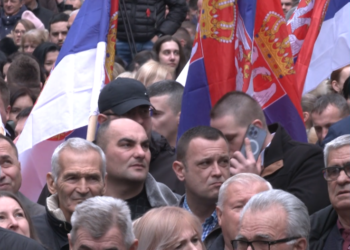 Serbët protestojnë në veri, thonë që Kurti është përgjegjësi kryesor për heqjen e dinarit