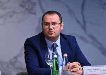 Ismaili: Rregullorja e BQK-së nuk ka ndaluar drejtpërdrejt asnjë valutë