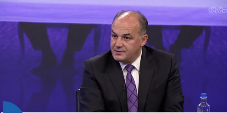 Hoxhaj: Kurtin e kanë mbajt shpesh në Athinë me qëllim që ta largojnë prej Turqisë