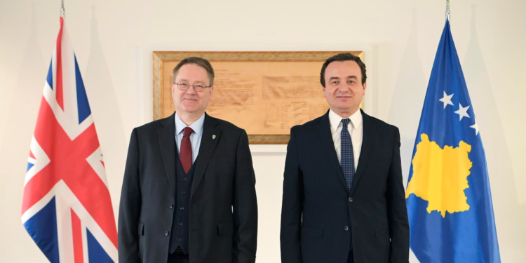 Kurti priti në takim lamtumirës ambasadorin e Mbretërisë së Bashkuar, Nicholas Abbott