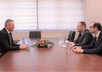 Ismaili takon ministrin Rashiq, flasin për ndalimin e dinarit