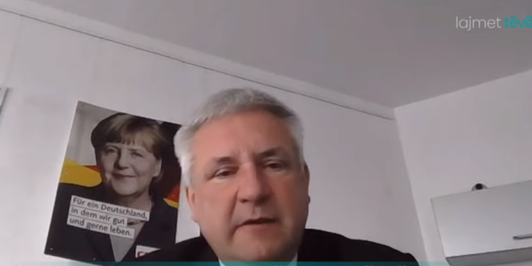 Deputeti gjerman, Knut Abraham, thotë se Kosova ka të drejtë për valutën euro