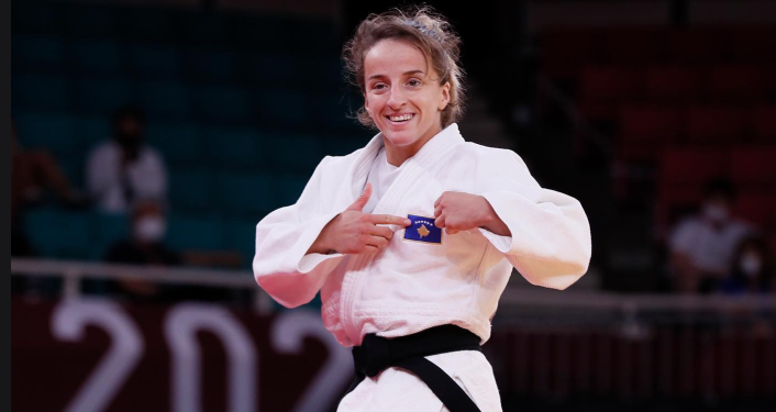 Distria Krasniqi e jashtëzakonshme, fiton të artën në Grand Slamin, në Paris