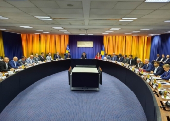 Kurti e Krasniqi sot takojnë kryetarët e komunave