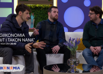 Sonte ne debatin e “vakët”, tre vëllezërit diskutojnë se cilit i takon nëna