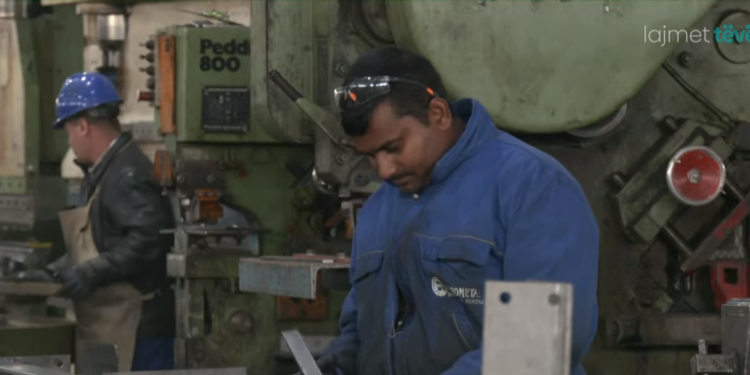 Rrëfimi i punëtorëve që erdhën nga Bangladeshi: Jeta në Kosovë është shumë e mirë