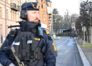 Kryeministri suedez e dënon “tentim sulmin” kundër Ambasadës së Izraelit në Suedi