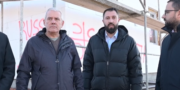 Krasniqi paralajmëron investime 3 milionë euro në ndërtimin e shtëpive në veri