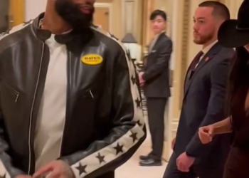 Kim fotografohet për herë të parë me të dashurin e ri