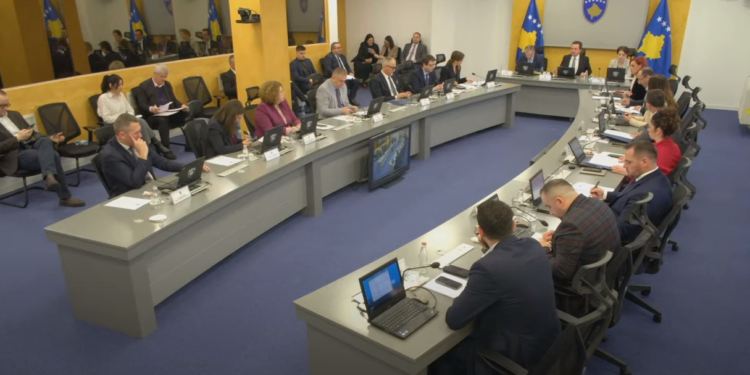 Qeveria i jep banesë në shfrytëzim për 5 vite familjes së 11 vjeçares të dhunuar në Prishtinë