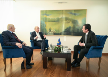 Kurti takon ish-presidentin Sejdiu dhe ish-shefin e UNMIK-ut, Rucker