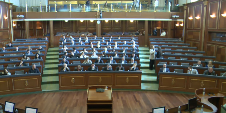 Dështon votimi i ndryshimeve kushtetuese për Vettingun