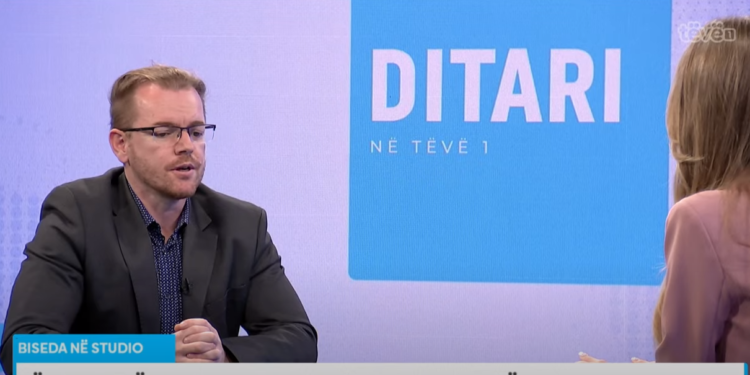 Vokrri: Qesharake të besohet se në Kosovë nuk mund të jetohet pa dinarin