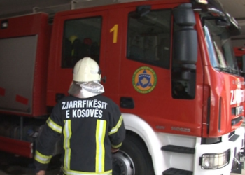 Përfshihet nga zjarri një banesë në Prishtinë