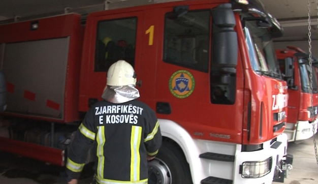 Përfshihet nga zjarri një banesë në Prishtinë