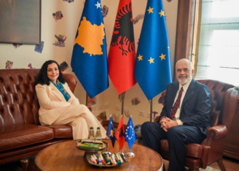 Osmani në takim me Ramën: Diskutime e koordinim në të mirë të Kosovës e të Shqipërisë
