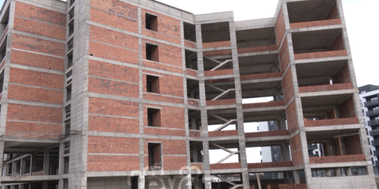 Qytetarët e Ferizajt qe 6 vjet po presin ndërtimin e objektit të spitalit të ri