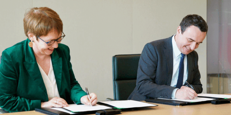 Kurti nënshkruan marrëveshje prej 400 milionë euro me BERZh-in