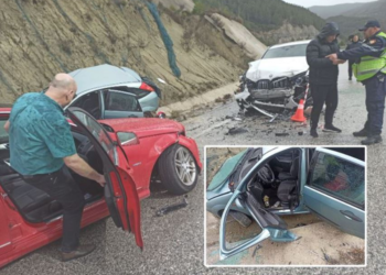 Aksident në Shqipëri: Vdes një pasagjere, lëndohen dy ngasës të veturave