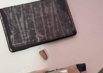 Kapet një person duke bërë dallavere tek Njësia e Patentë-Shoferëve në Prishtinë