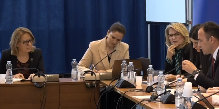 Mungon ministri Aliu, përplasen pozita dhe opozita