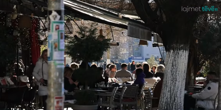 Qytetarët jo duhan pirës i gëzohen ambienteve pa duhan