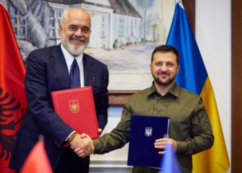 Zelensky javën e ardhshme në Tiranë