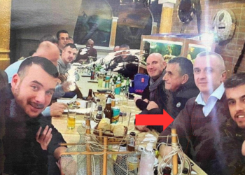 Kurti e liron nga detyra e këshilltarit Edison Beqirin