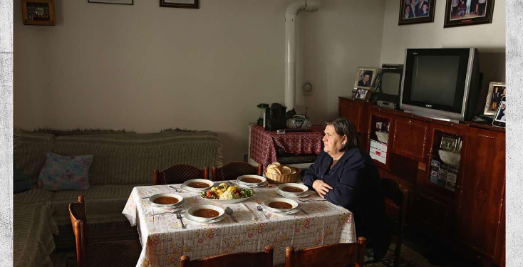 Familjarët e të pagjeturve në Gjakovë tregojnë si ndihen nëpër festa