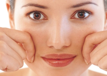 8 mënyra se si të dobësoni fytyrën tuaj