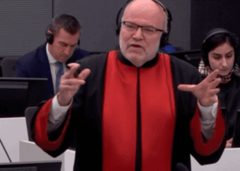 Trupi gjykues miraton tërheqjen e Gregory Kehoes nga mbrojtja e Hashim Thaçit