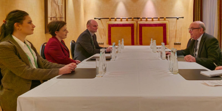 Gërvalla takohet me Peach, flasin për mbështetjen e Kosovës në rrugën e anëtarësimit në NATO