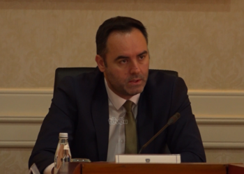 Konjufca siguron SHBA-në: Situata nuk del prej kontrolli për dinarin