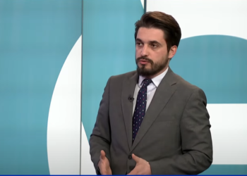 Gjyshinca: Po i tejkalojmë dallimet për zbatimin e vendimit për dinarin me partnerët ndërkombëtarë