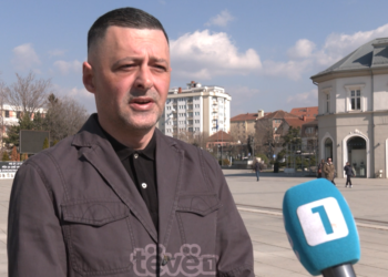 Infermieri në QKUK paralajmëron grevë më 26 shkurt