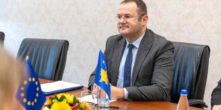 Guvernatori i BQK-së pas takimit në Bruksel: Zbatimi i rregullores së re nuk vihet në diskutim