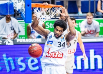 Ylli forcohet me amerikanin Jones