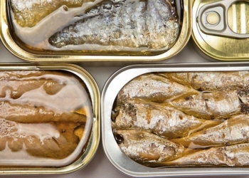 Kujdesi që duhet të tregoni kur blini ushqime në konserva