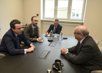 Kurti takohet me Peach në Munih, flasin për situatën e sigurisë në rajon