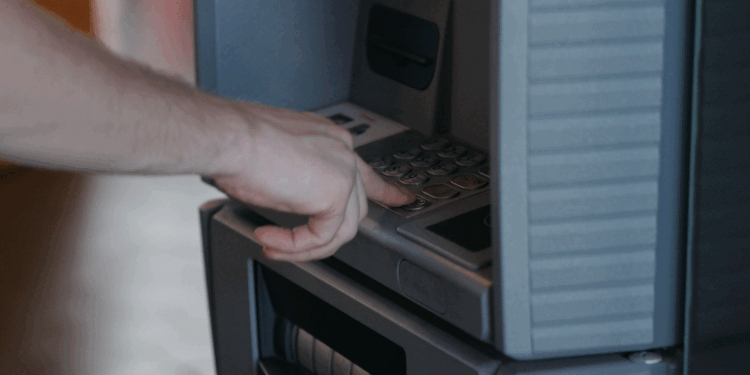 Bizneset në hall me paratë e falsifikuara, mbi 1300 euro deponohen në Prishtinë e Fushë-Kosovë