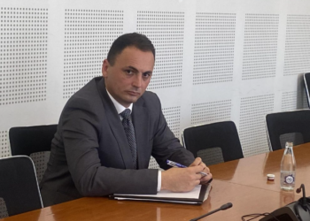 Ajeti raporton në Komisionin që e mbikëqyrë AKI-në