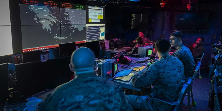 Pilotët luftarakë që gjuajnë dronët Houthi mbi Detin e Kuq